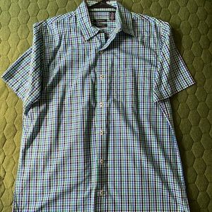 Short sleeve dress shirt
